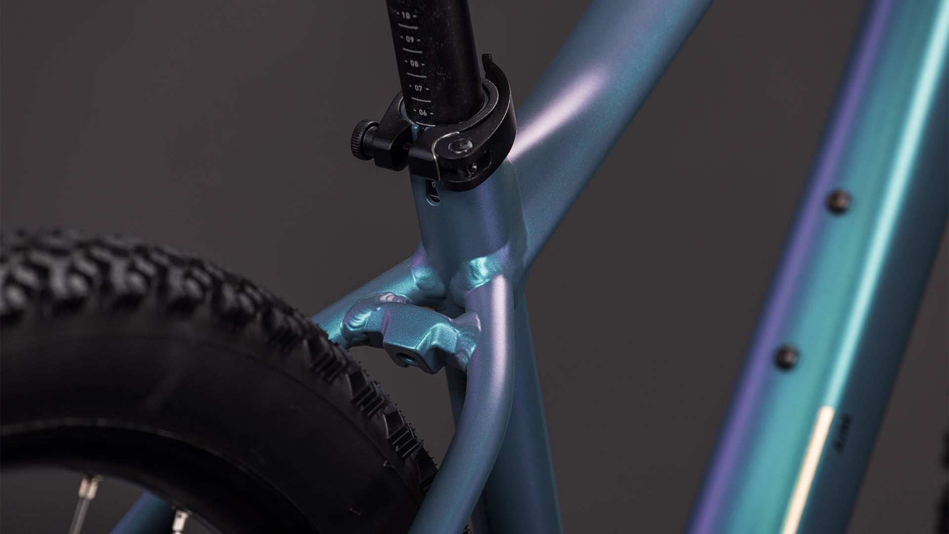 Cube Aim Pro smaragdgrey´n´prism (2026)