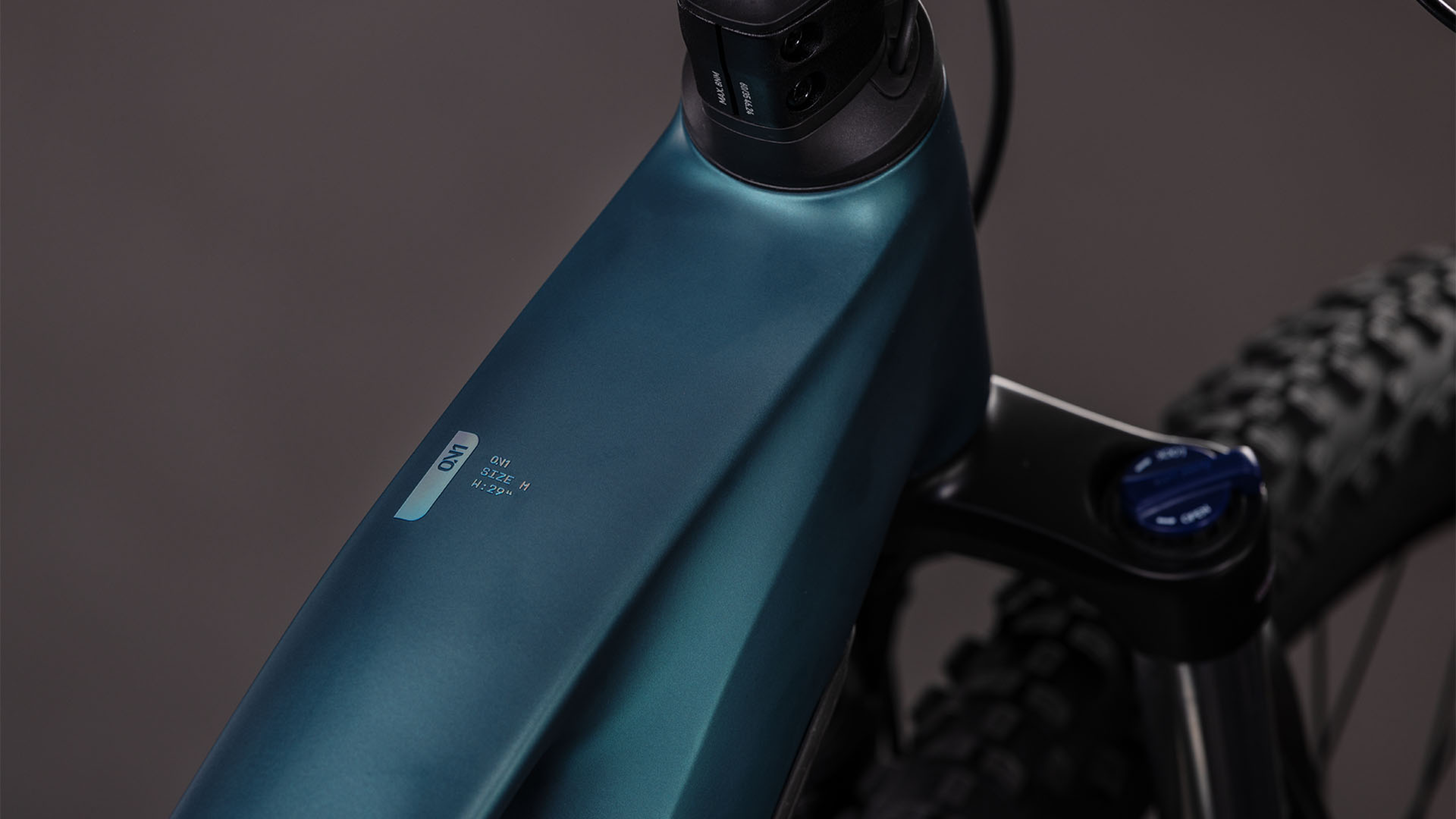 Cube Reaction Hybrid ONE 800 royalgreen´n´prism (2026)