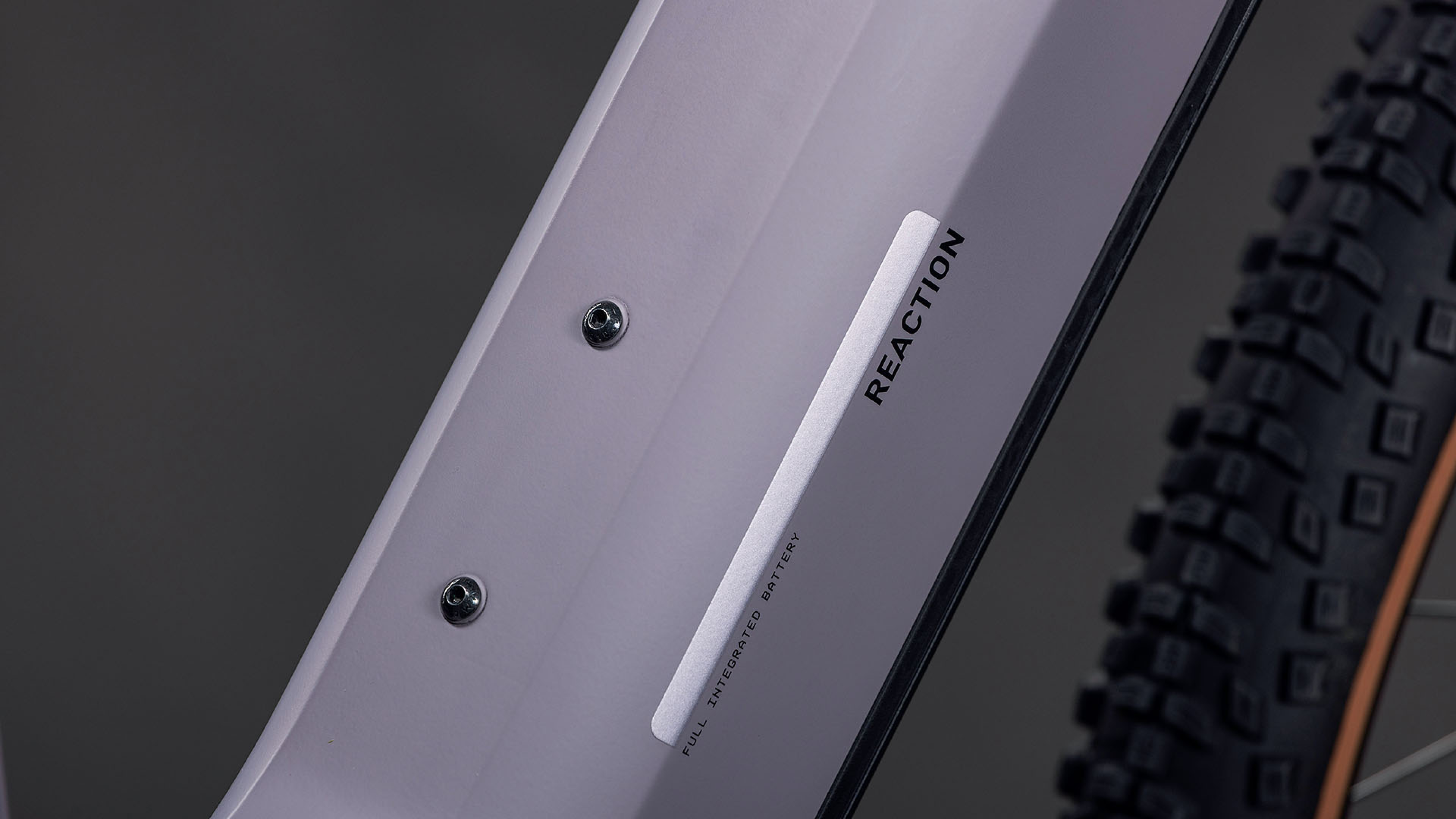 Cube Reaction Hybrid Performance 600 Easy Entry prunegris´n´black (2026)