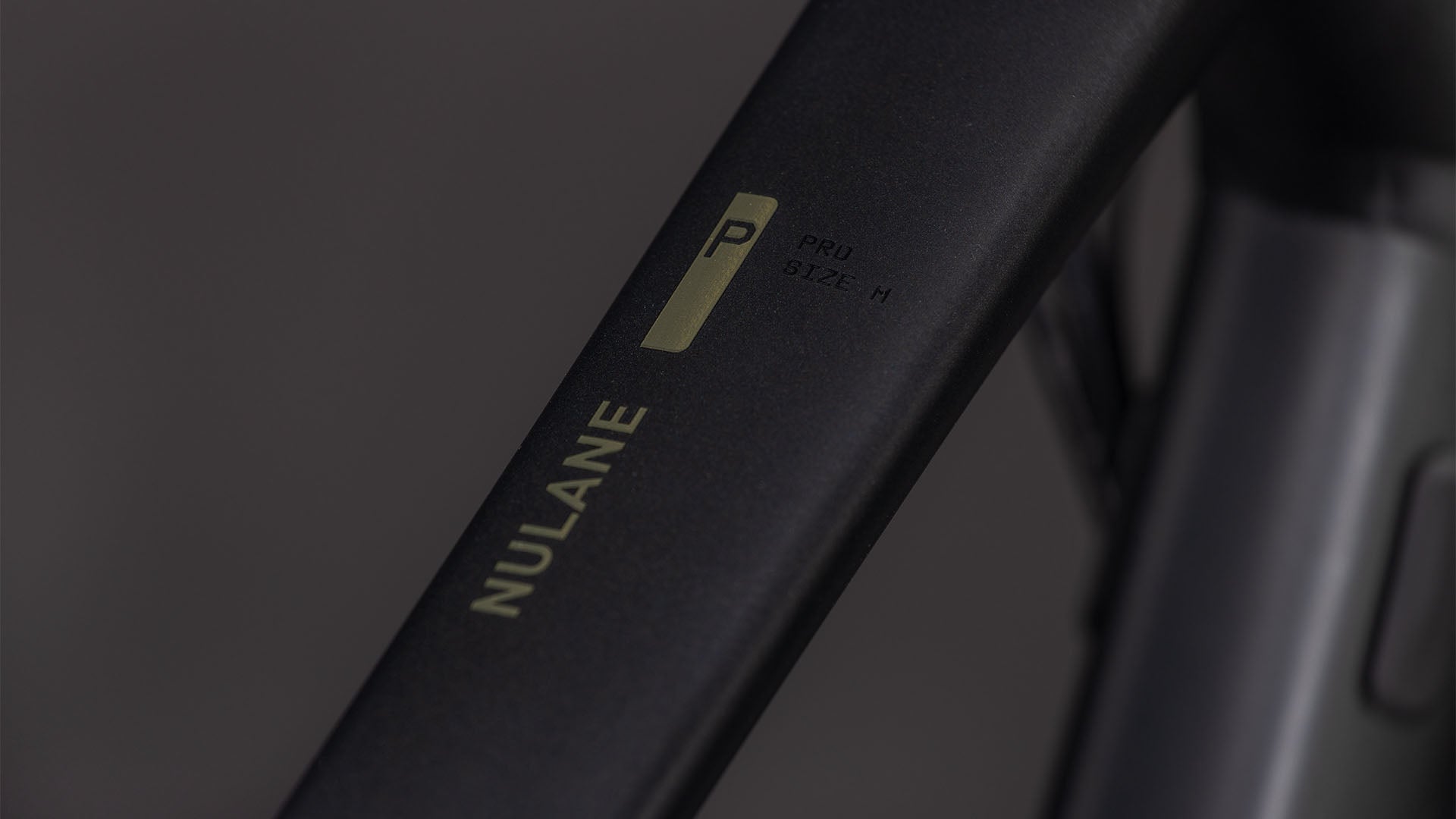 Cube Nulane Pro FE gris´n´chrome (2026)