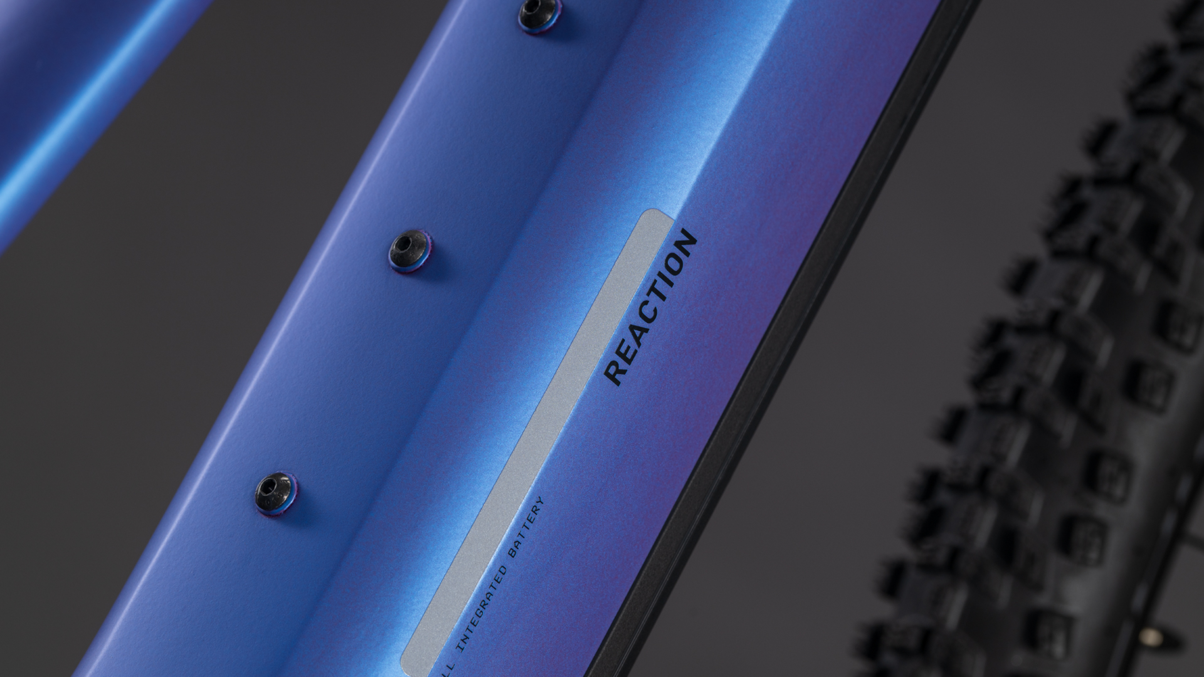 Cube Reaction Hybrid ONE 800 Trapèze blueiris´n´reflect (2026)